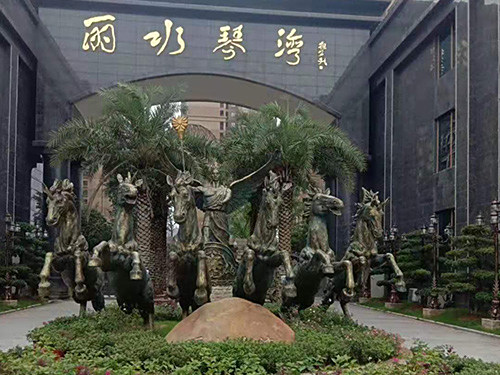 馬雕塑
